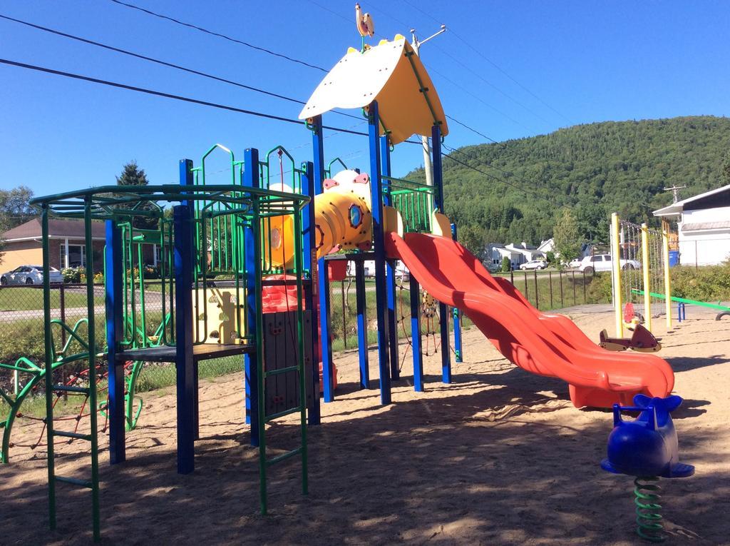 Camping Le 4 Chemins LʼAnse-Saint-Jean Rum bild